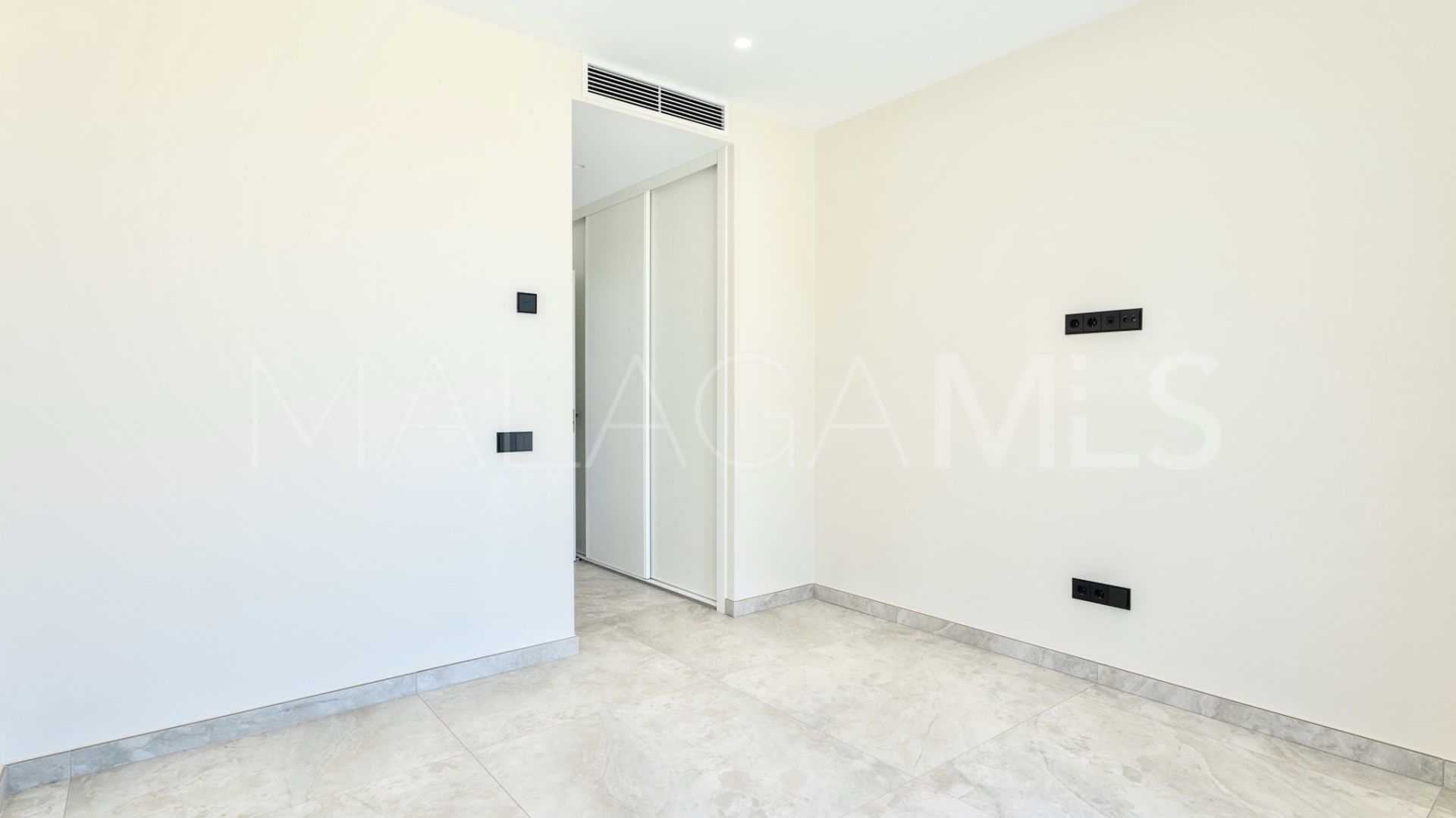 Villa for sale in Sierrezuela