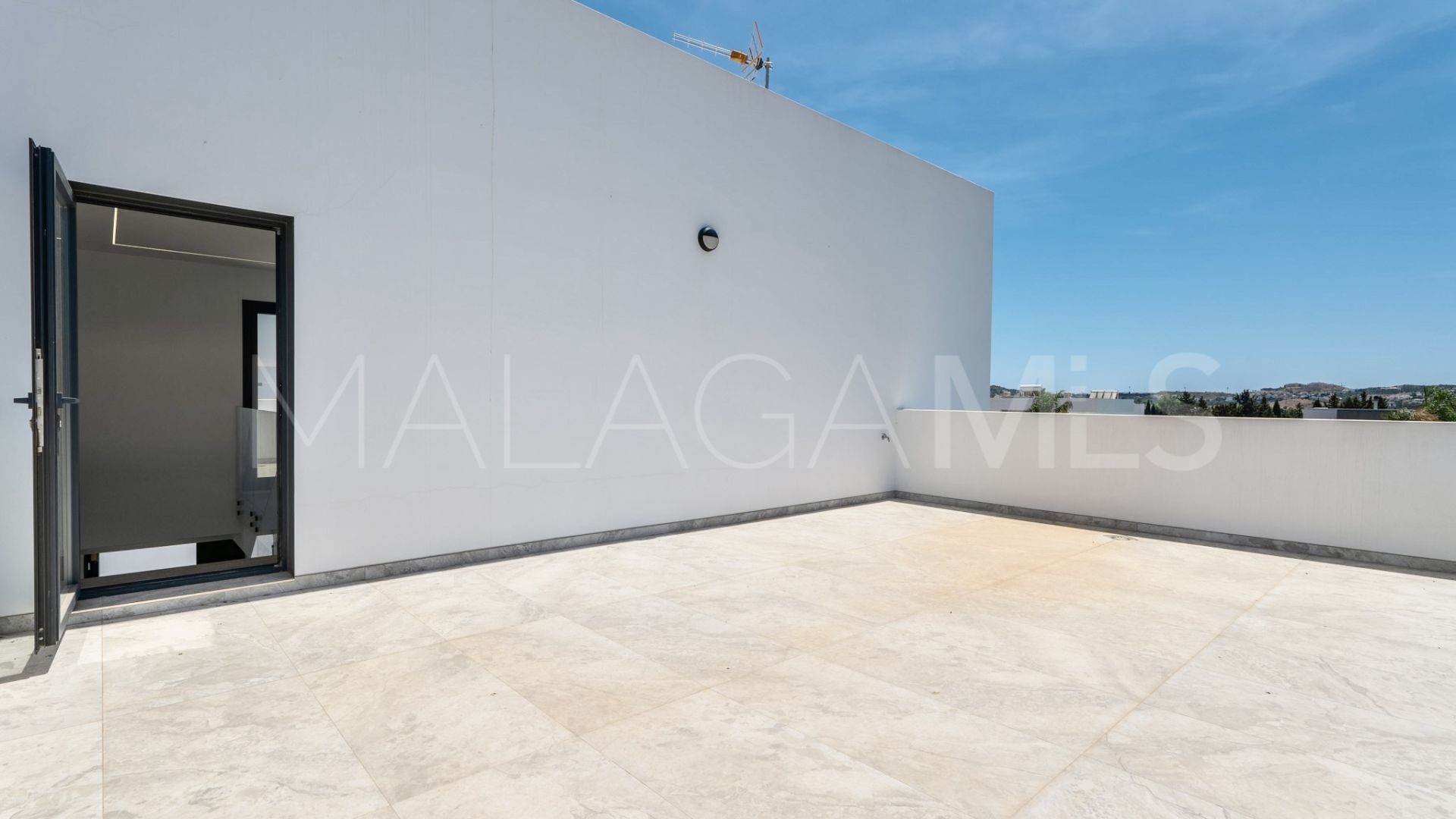 Villa for sale in Sierrezuela