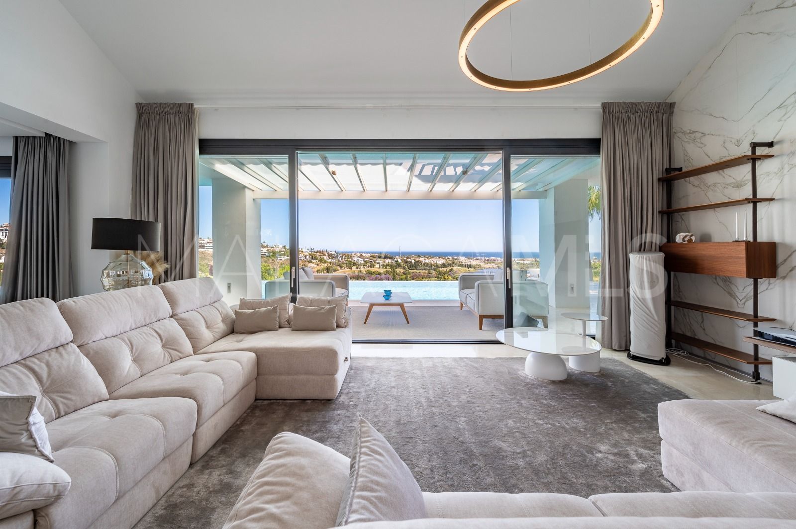 Buy villa in Los Flamingos Golf with 6 bedrooms