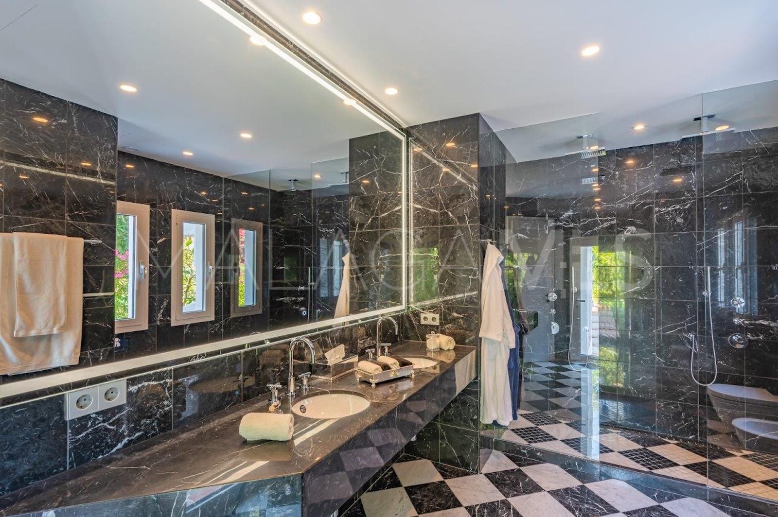 Radhus for sale in Marbella Golden Mile