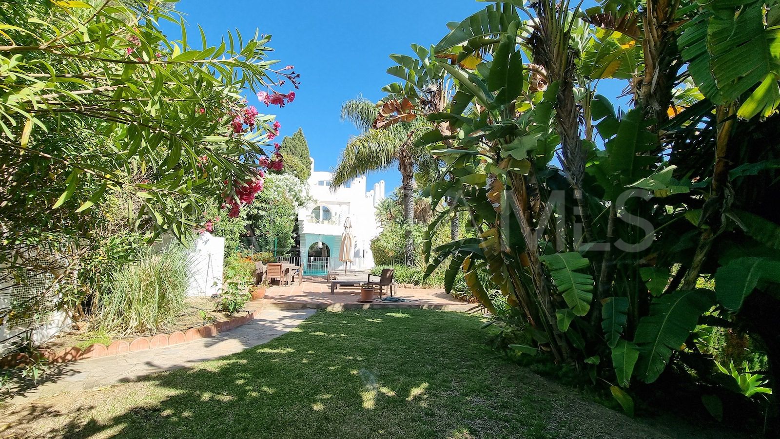 Radhus for sale in Marbella Golden Mile