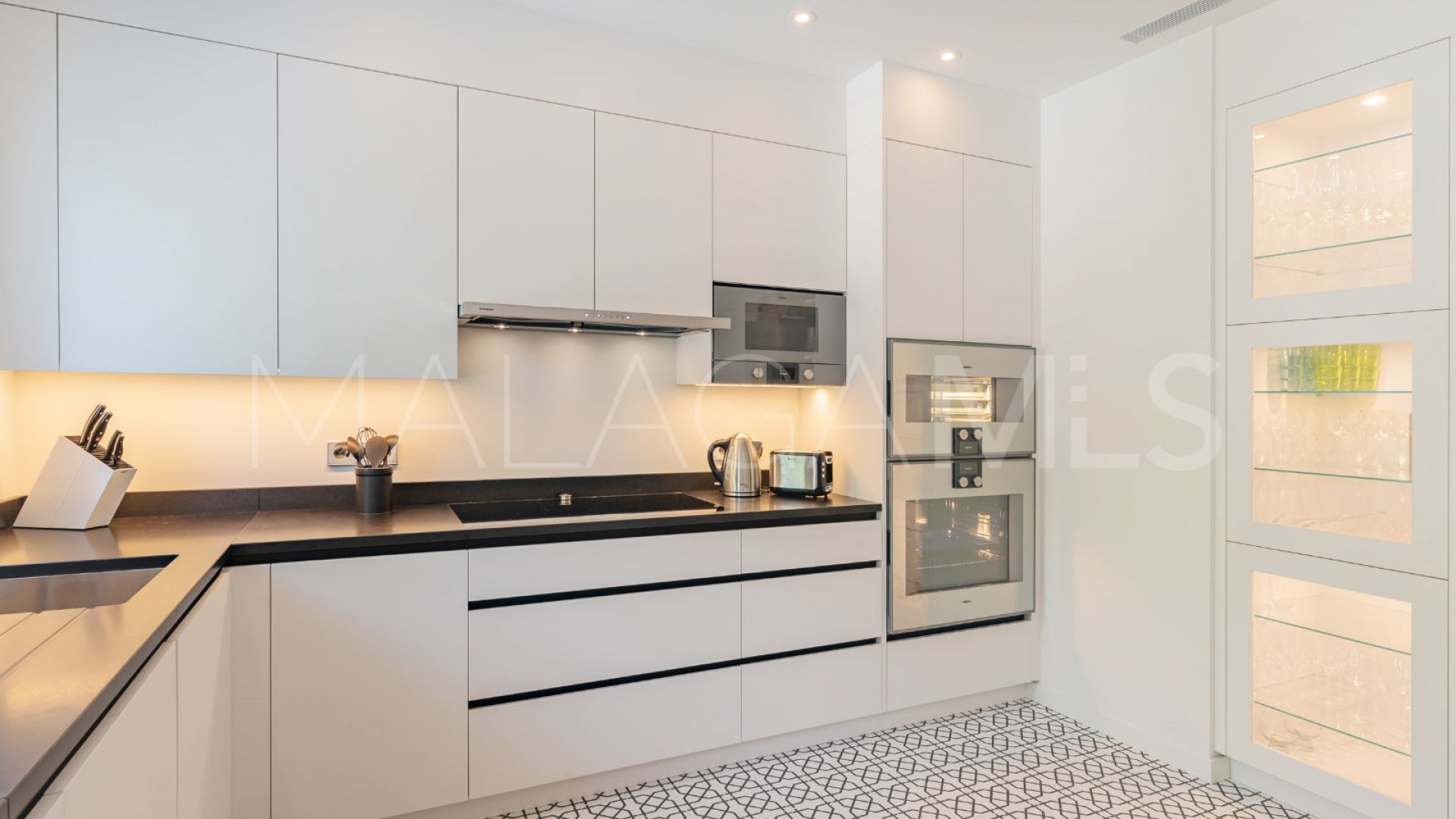 Radhus for sale in Marbella Golden Mile