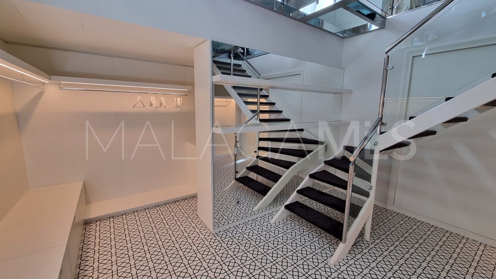 Radhus for sale in Marbella Golden Mile