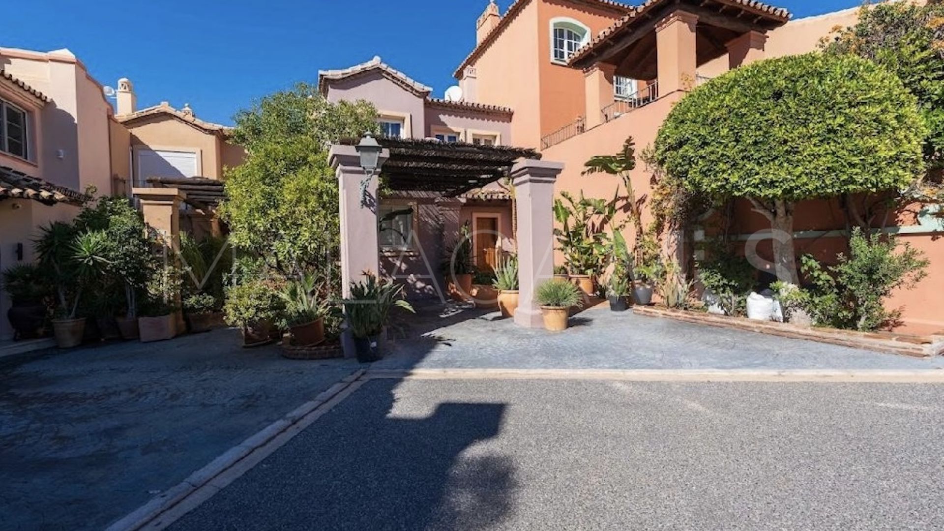 Buy adosado in Monte Halcones