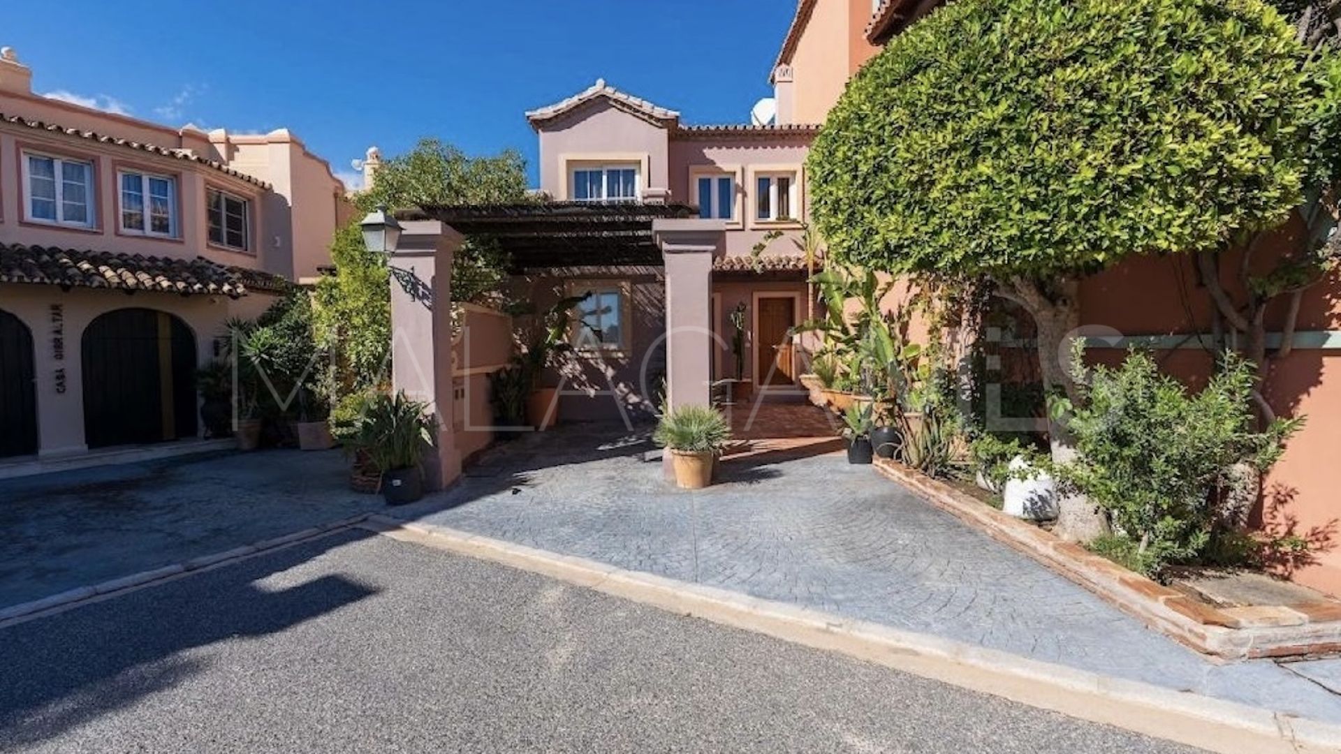 Buy adosado in Monte Halcones