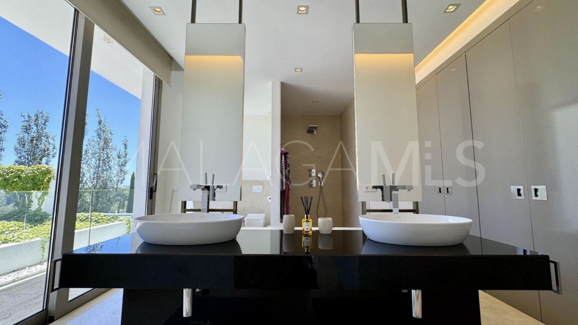 Villa for sale in Los Flamingos Golf