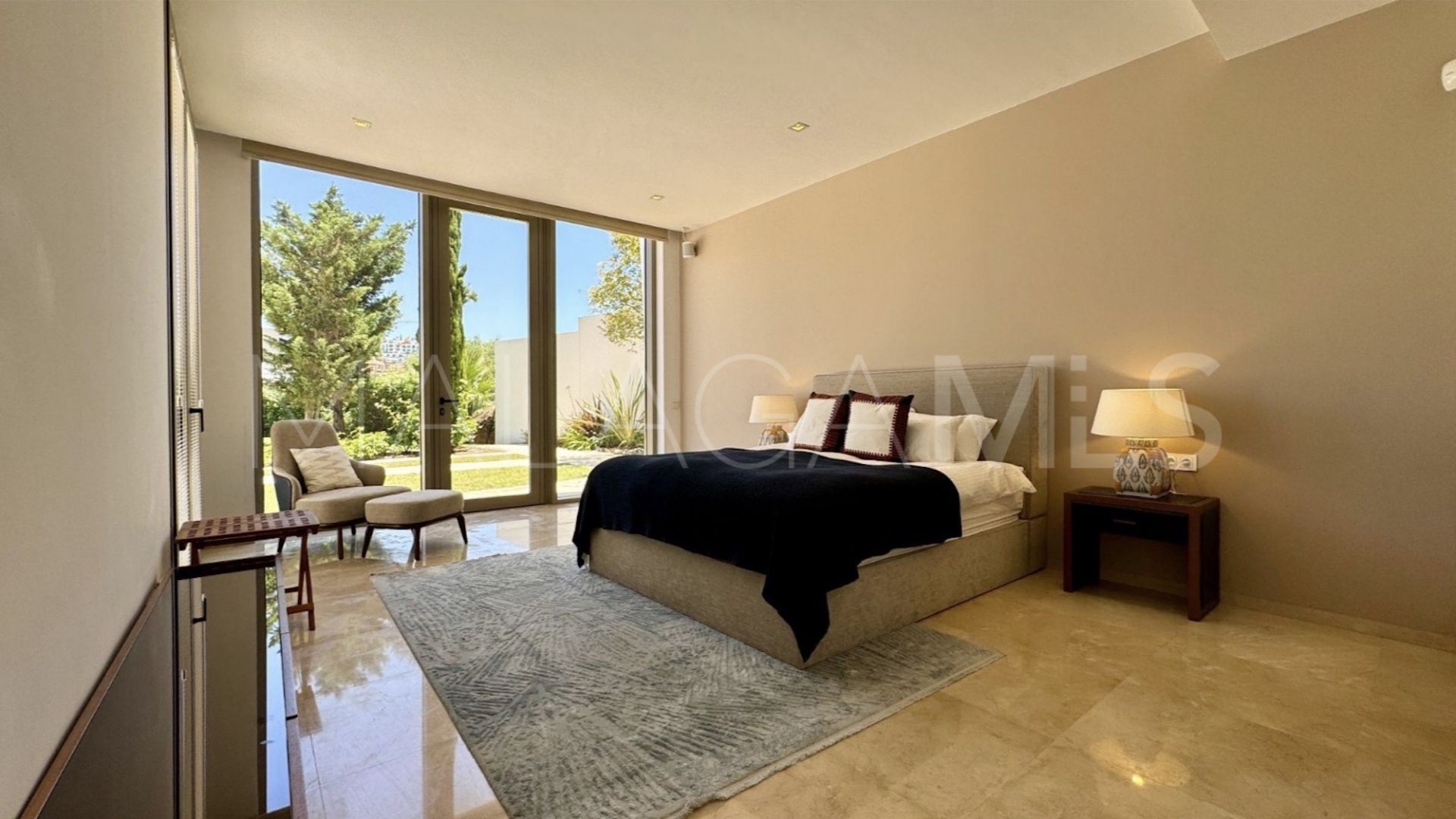 Villa for sale in Los Flamingos Golf