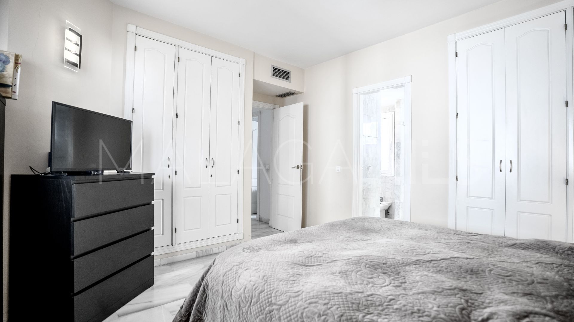 Lägenhet for sale in Los Naranjos de Marbella