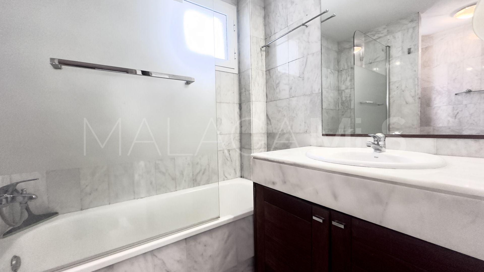 Lägenhet for sale in Los Naranjos de Marbella