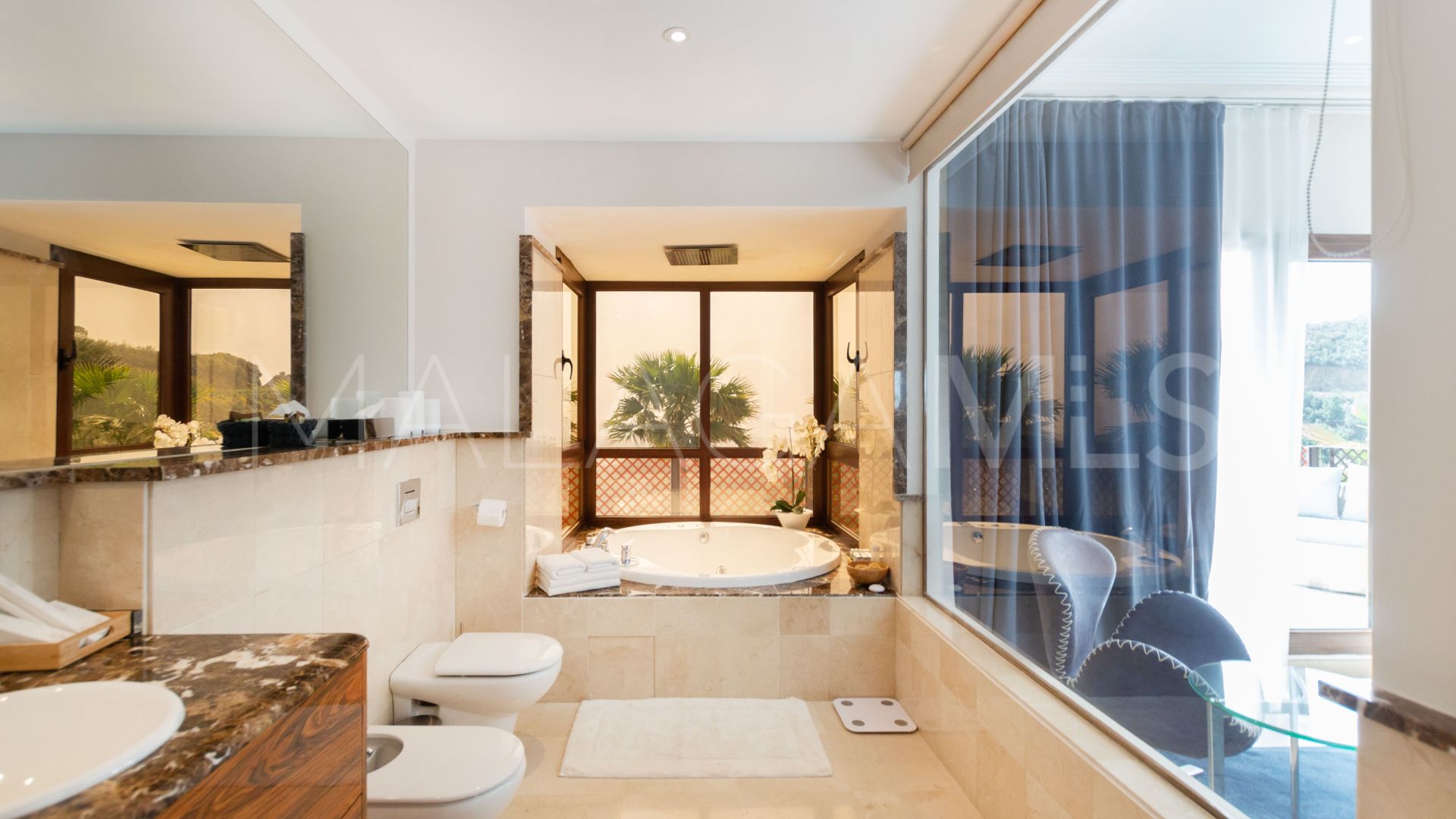 Villa for sale in Benahavis Hills Country Club