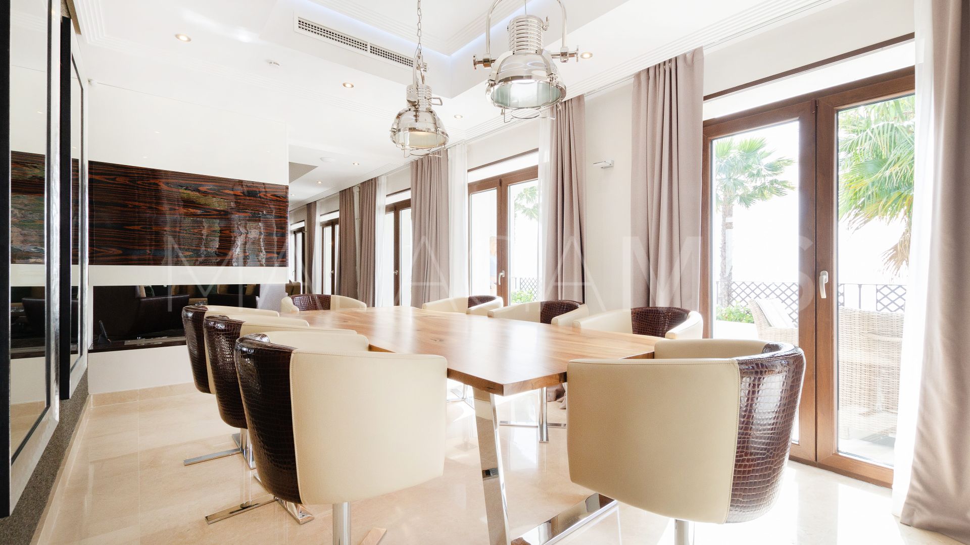 Villa for sale in Benahavis Hills Country Club
