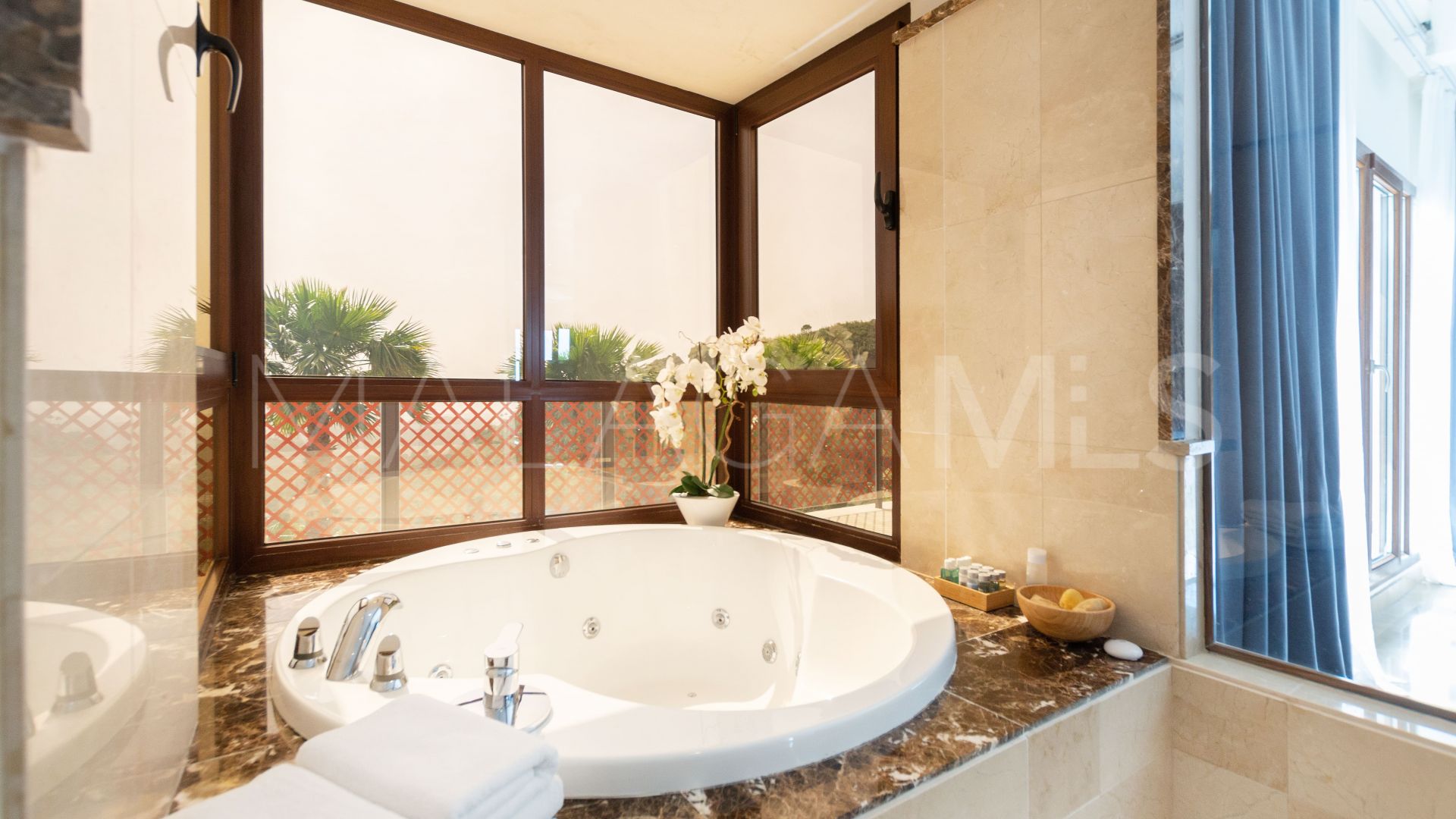 Villa for sale in Benahavis Hills Country Club