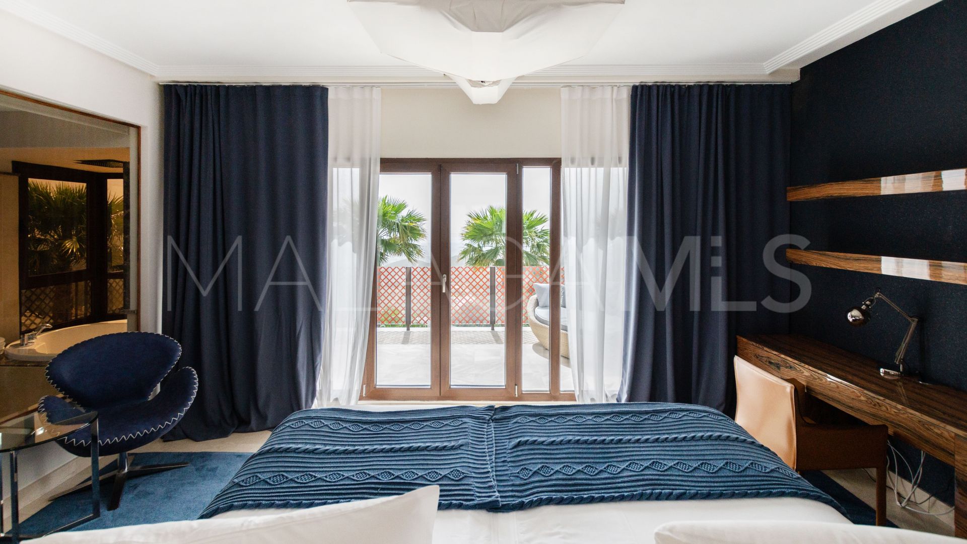 Villa for sale in Benahavis Hills Country Club