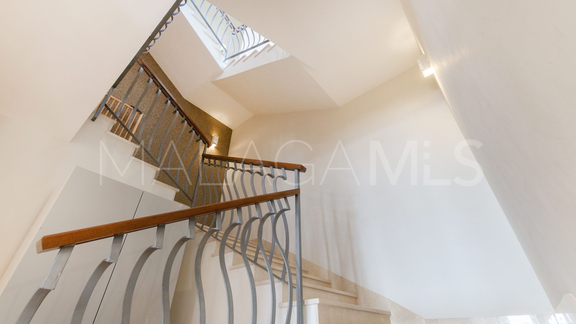 Villa for sale in Benahavis Hills Country Club