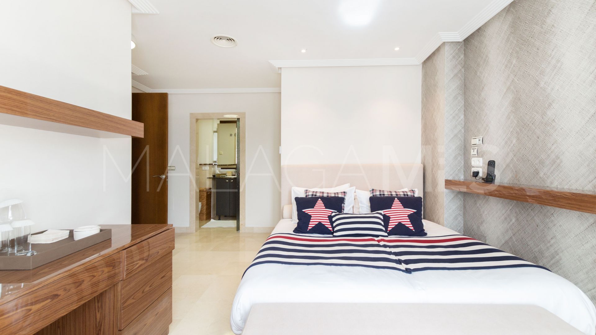 Villa for sale in Benahavis Hills Country Club