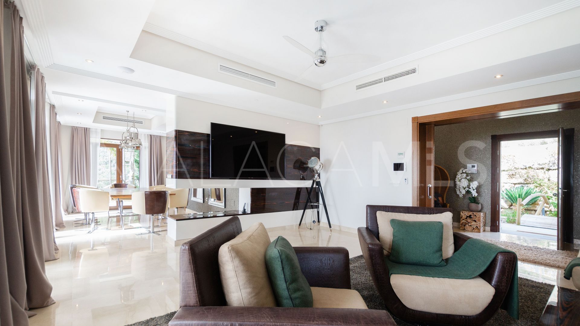 Villa for sale in Benahavis Hills Country Club