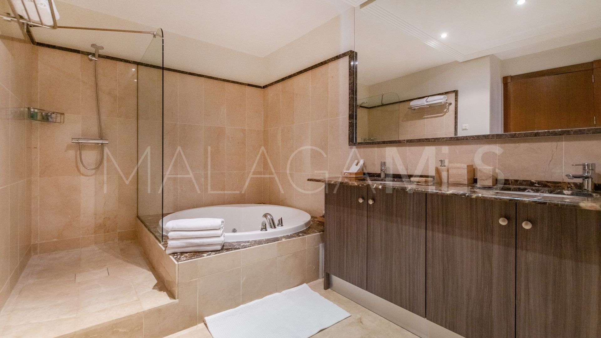 Villa for sale in Benahavis Hills Country Club