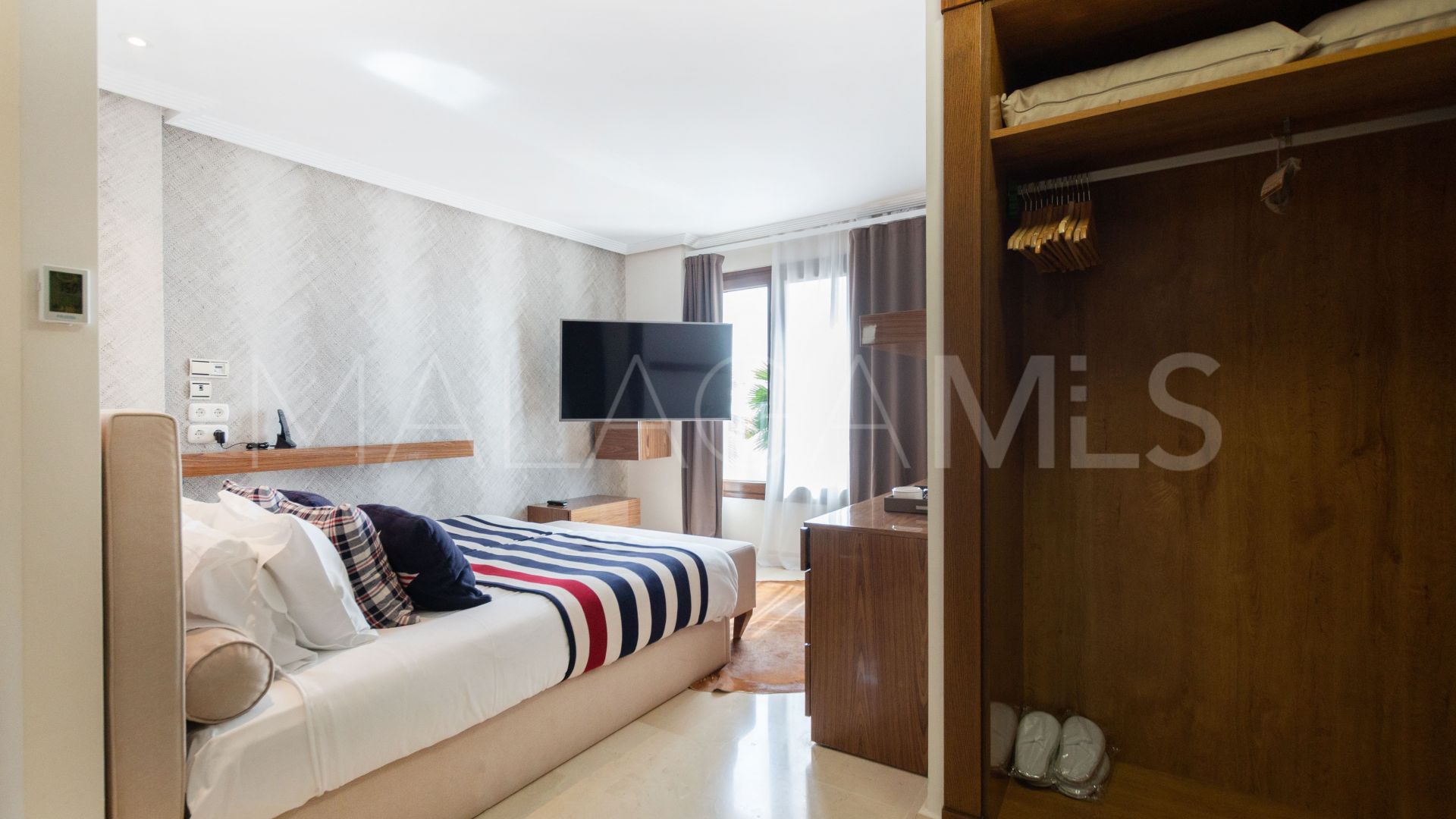 Villa for sale in Benahavis Hills Country Club
