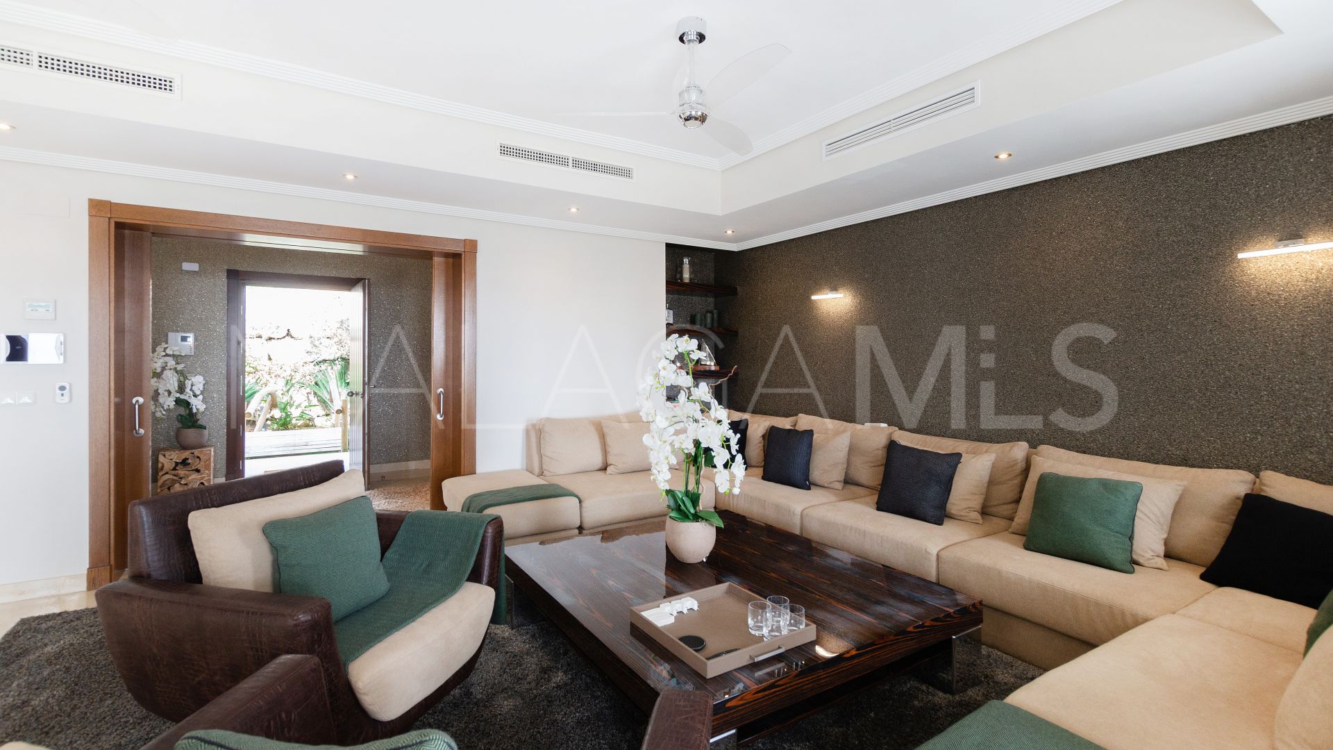 Villa for sale in Benahavis Hills Country Club