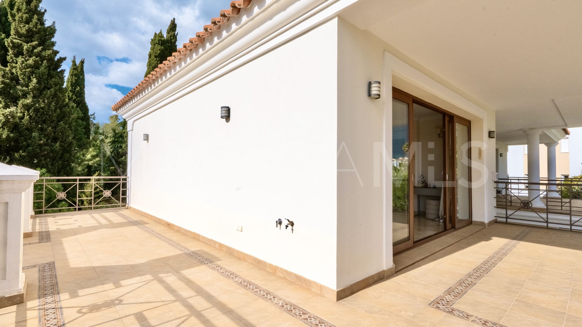 Villa for sale in Hacienda las Chapas