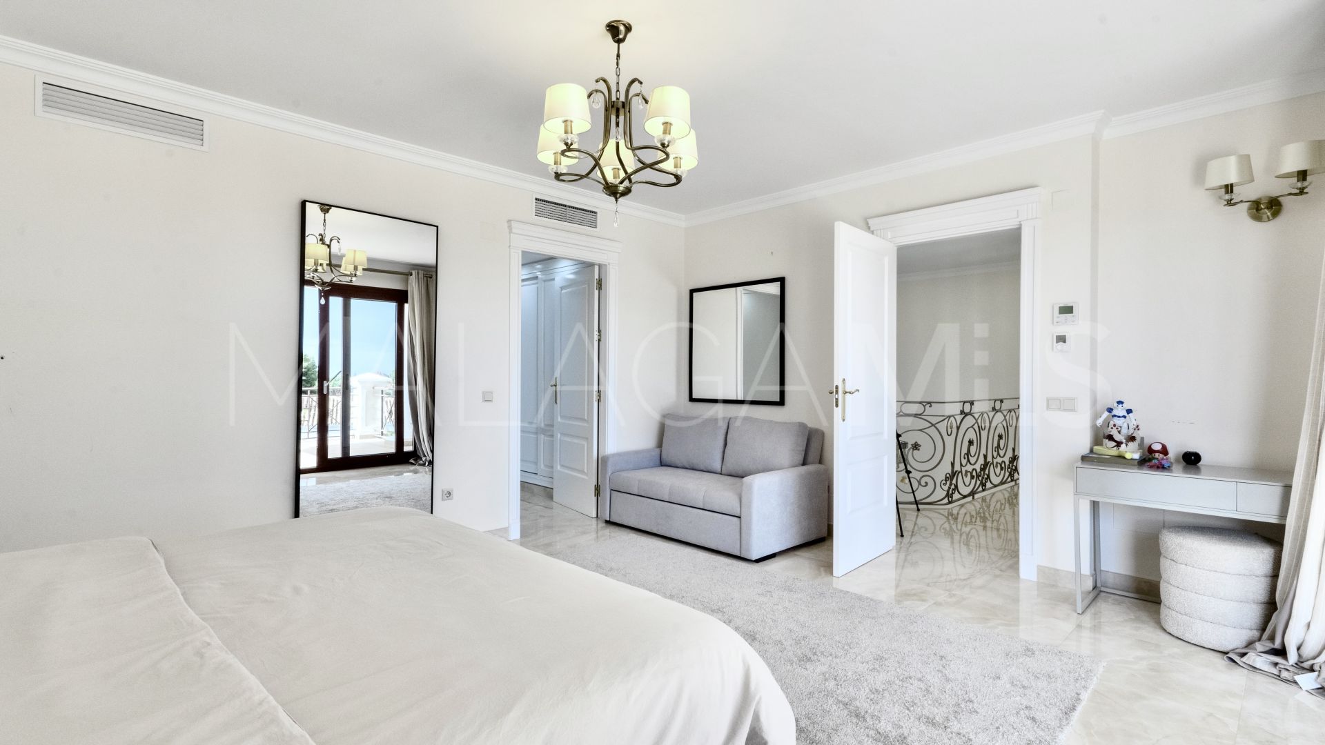Villa for sale in Hacienda las Chapas