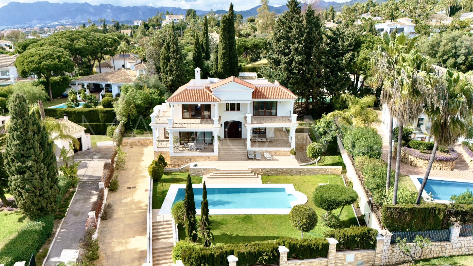 Villa for sale in Hacienda las Chapas