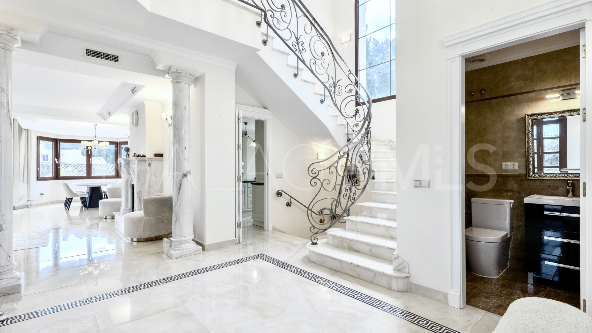 Villa for sale in Hacienda las Chapas
