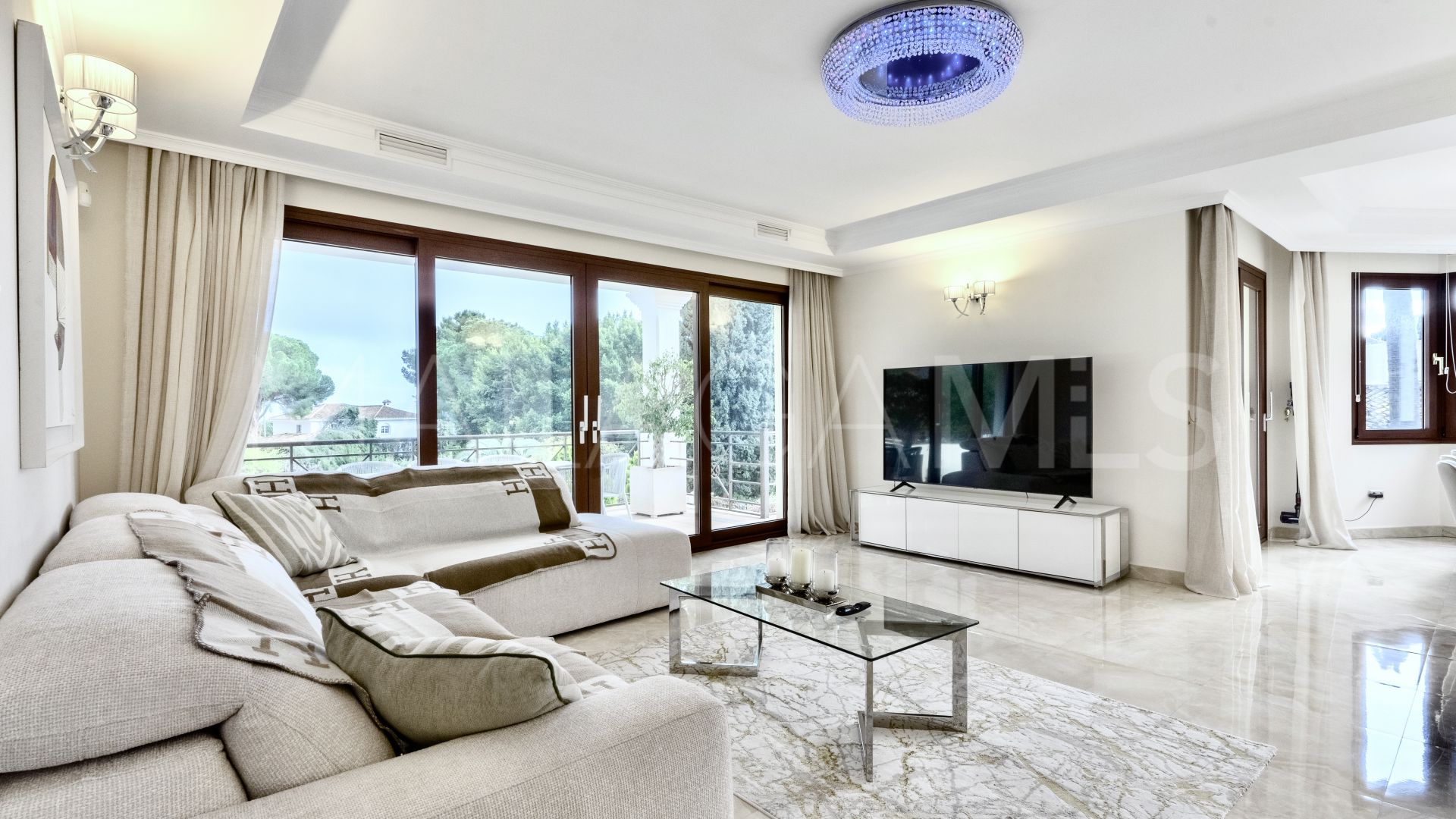 Villa for sale in Hacienda las Chapas