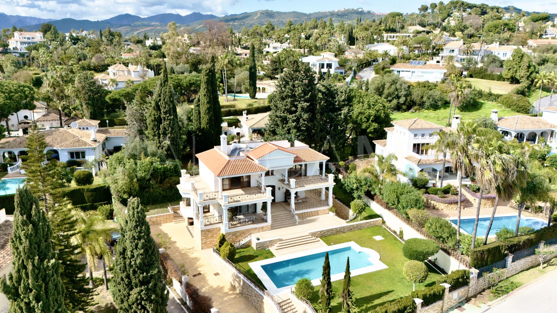 Villa for sale in Hacienda las Chapas