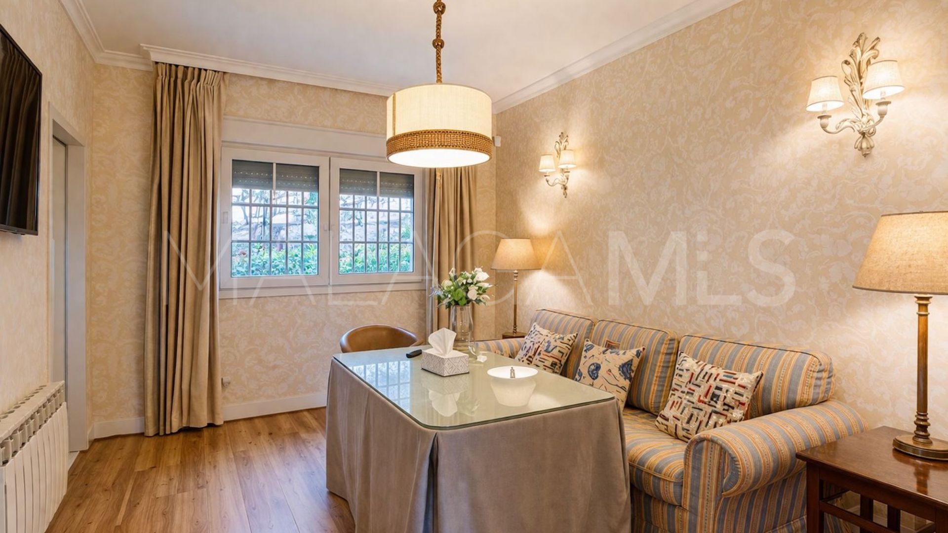 Villa for sale in Guadalmina Baja