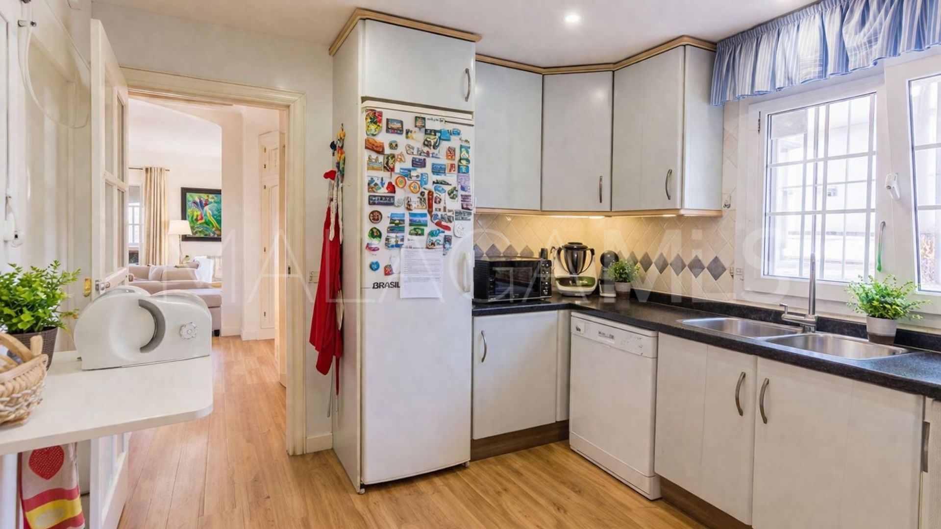 Villa for sale in Guadalmina Baja