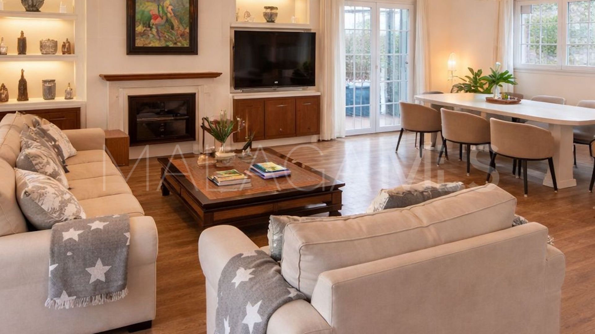 Villa for sale in Guadalmina Baja