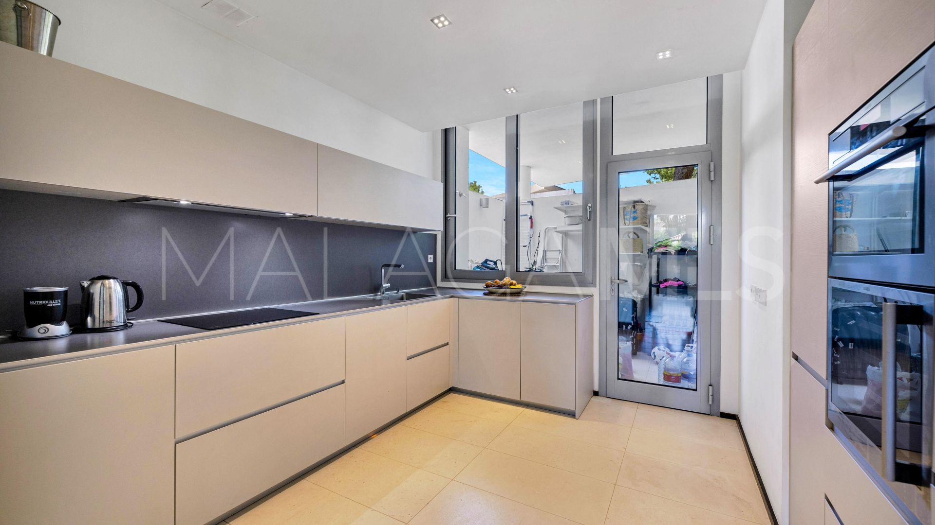 Adosado with 2 bedrooms for sale in Sierra Blanca