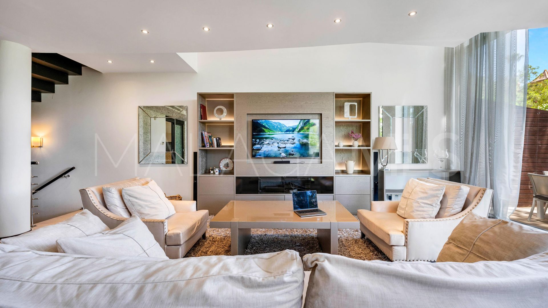 Adosado with 2 bedrooms for sale in Sierra Blanca