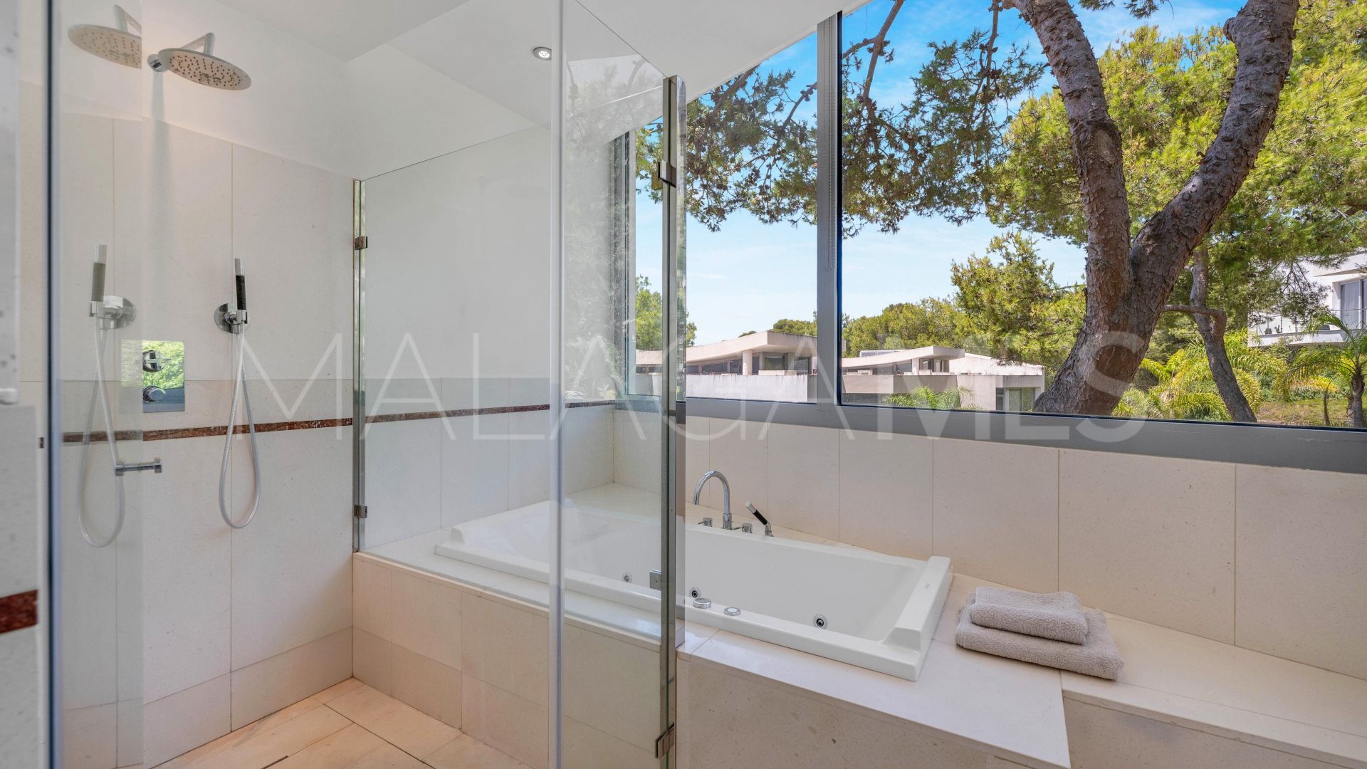 Adosado with 2 bedrooms for sale in Sierra Blanca