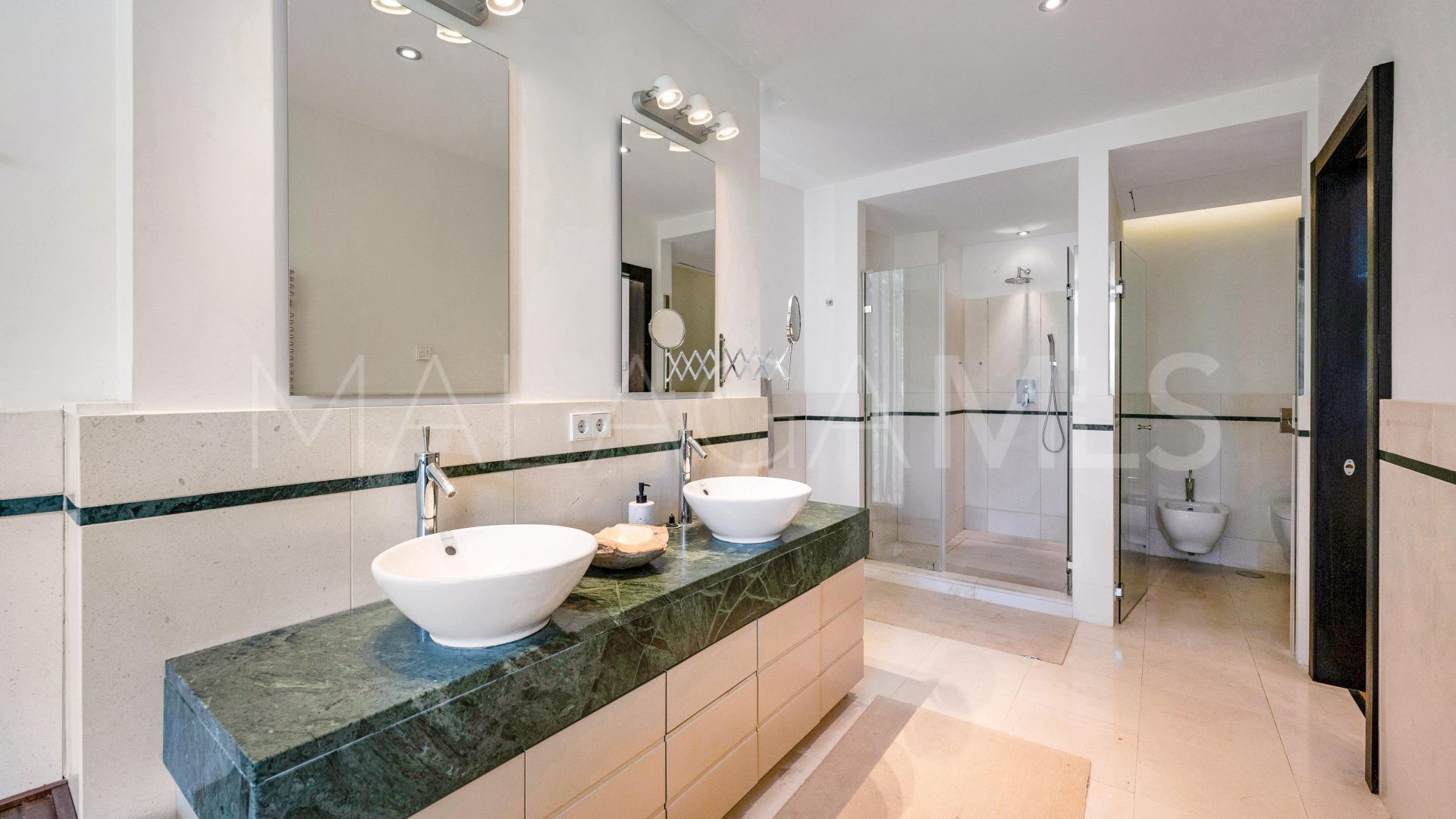 Adosado with 2 bedrooms for sale in Sierra Blanca