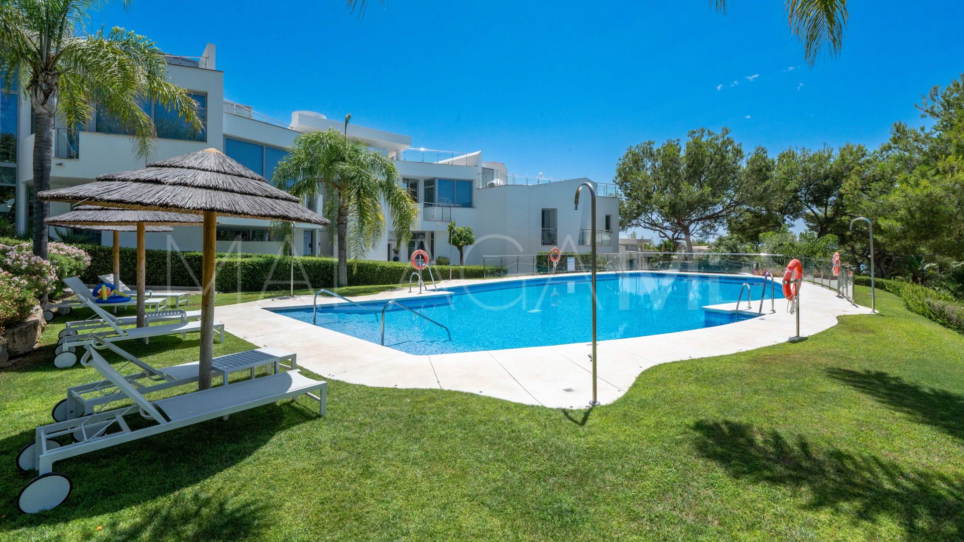 Adosado with 2 bedrooms for sale in Sierra Blanca