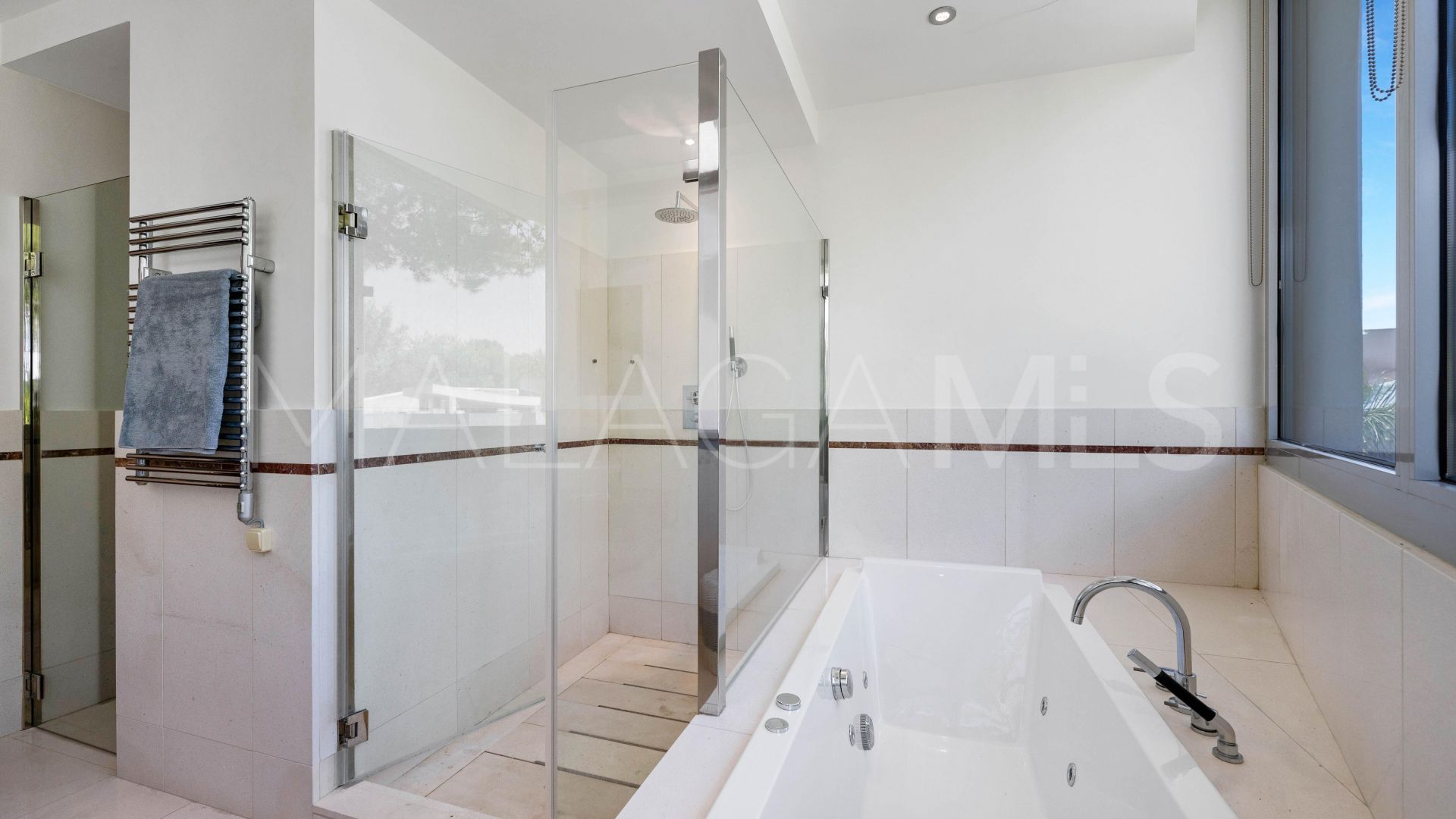 Adosado with 2 bedrooms for sale in Sierra Blanca