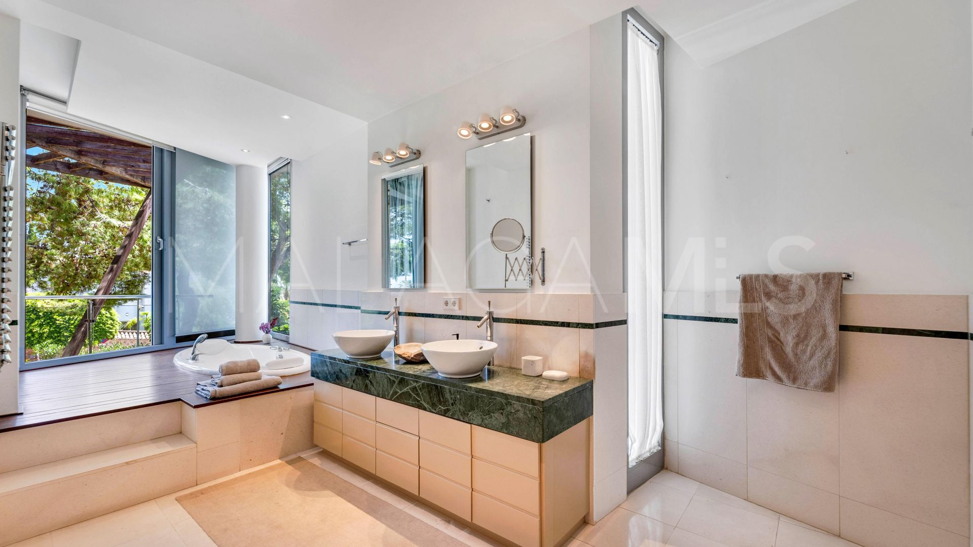 Adosado with 2 bedrooms for sale in Sierra Blanca