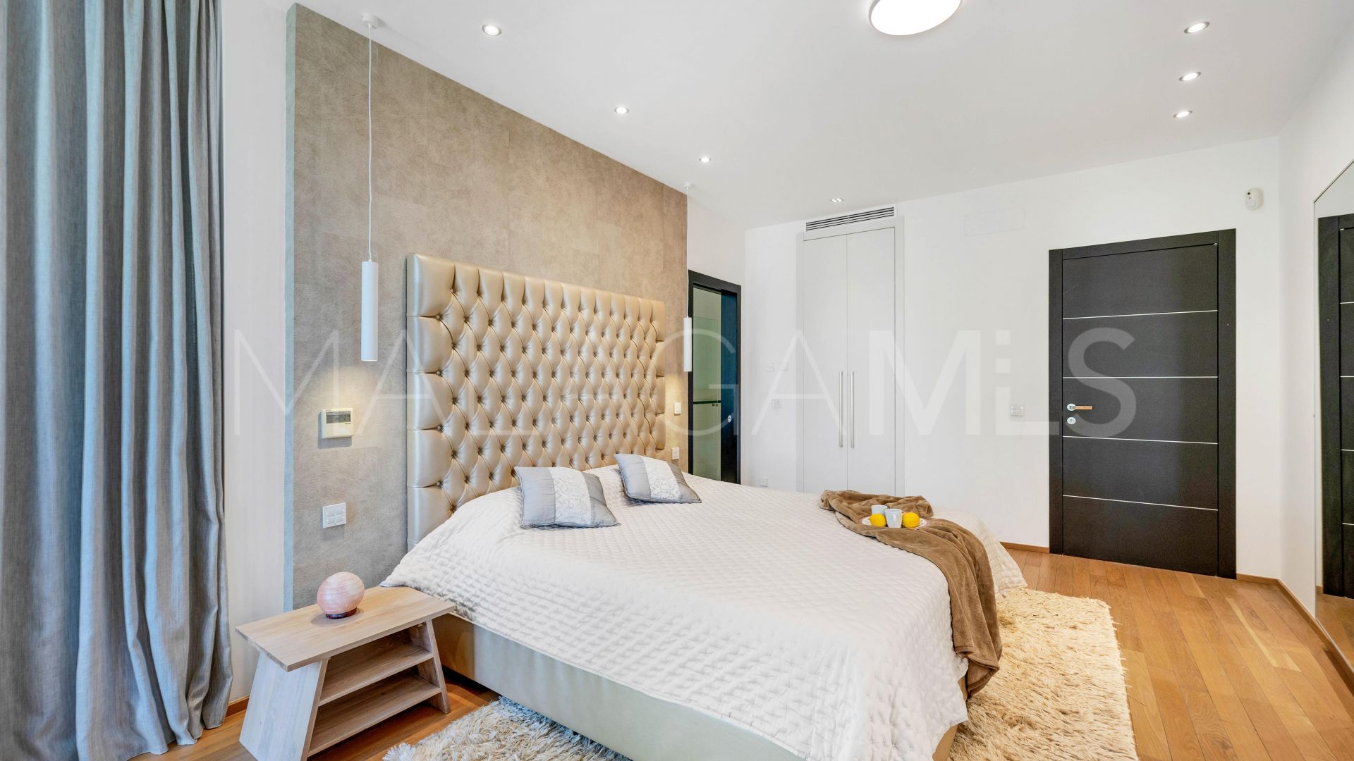 Adosado with 2 bedrooms for sale in Sierra Blanca