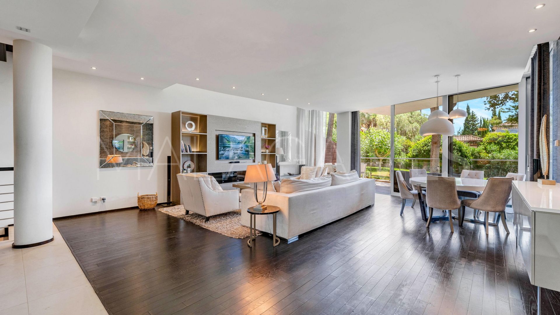 Adosado with 2 bedrooms for sale in Sierra Blanca