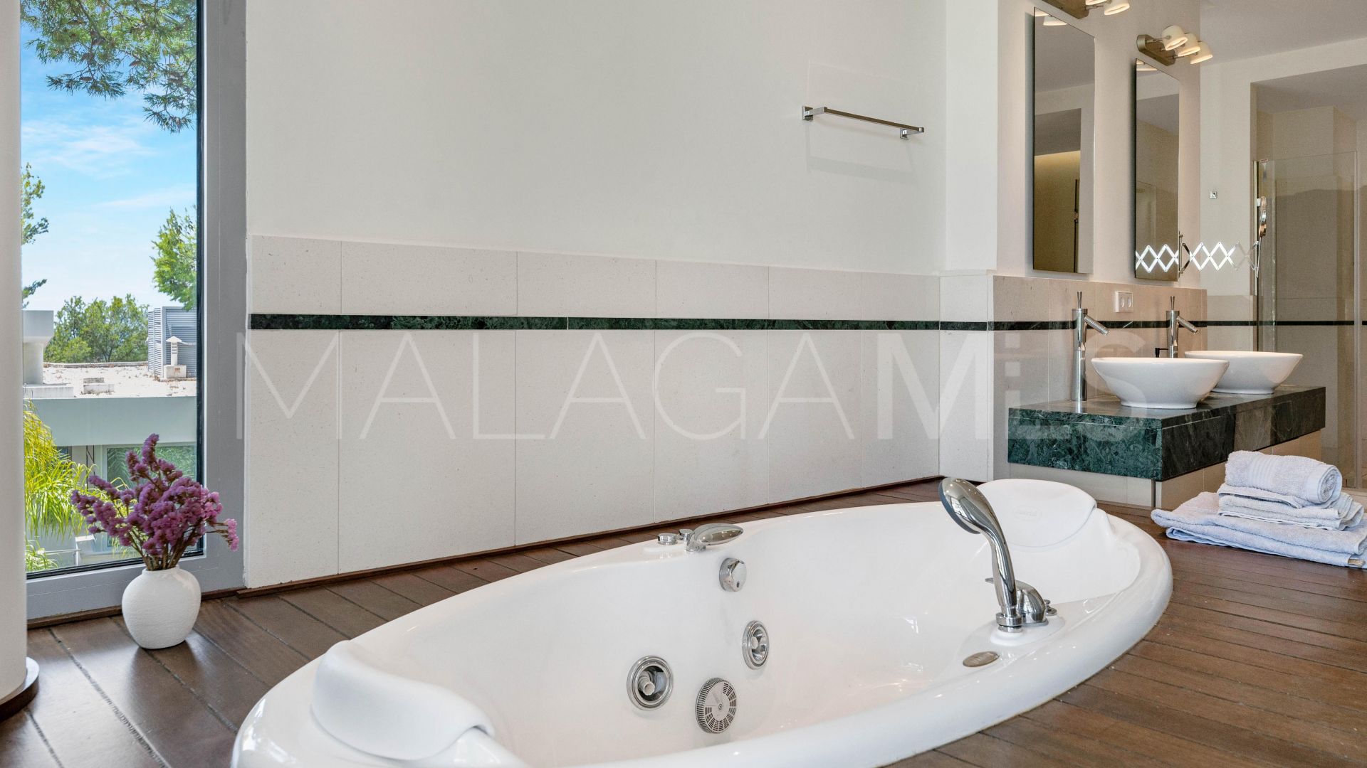 Adosado with 2 bedrooms for sale in Sierra Blanca