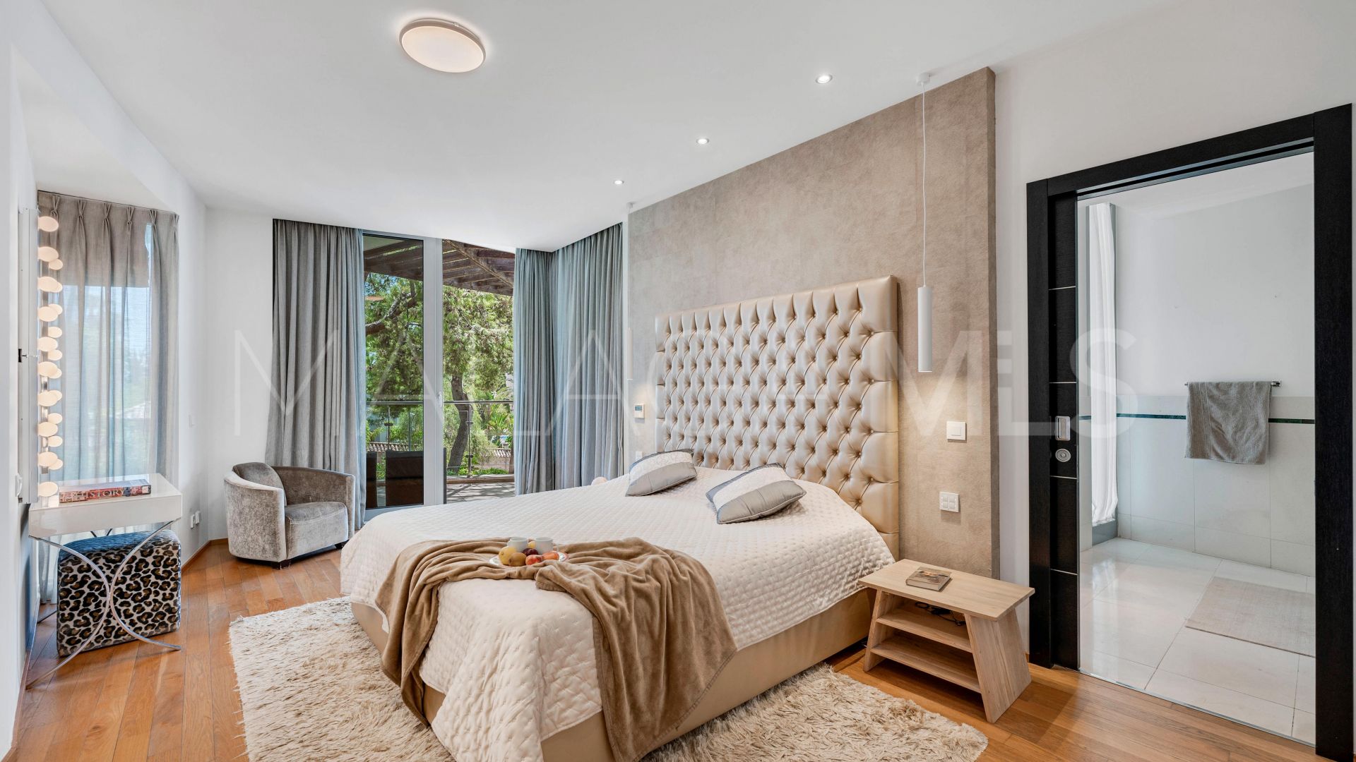 Adosado with 2 bedrooms for sale in Sierra Blanca