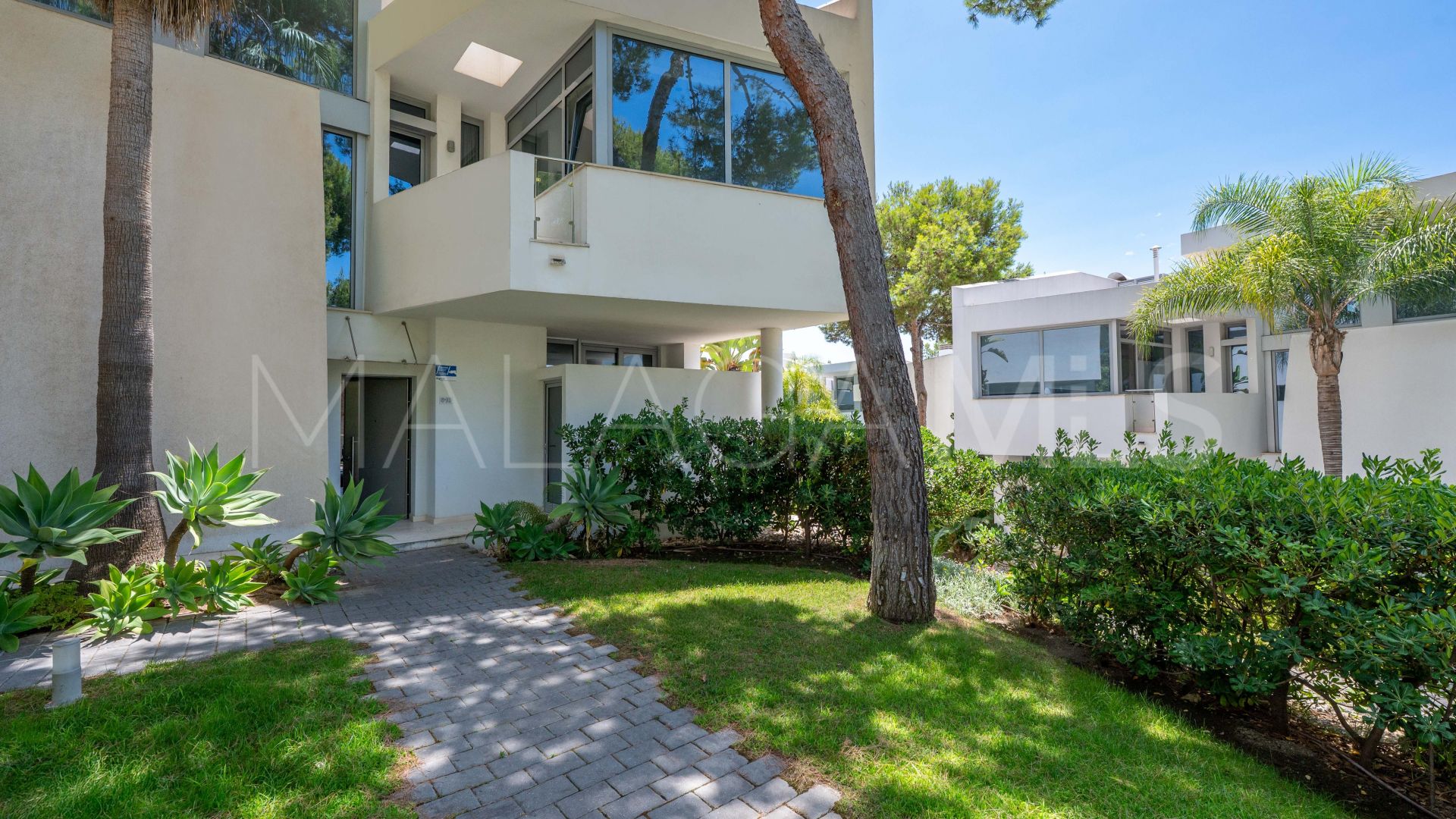 Adosado with 2 bedrooms for sale in Sierra Blanca