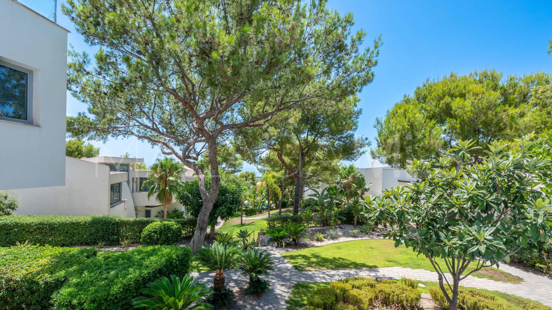 Adosado with 2 bedrooms for sale in Sierra Blanca