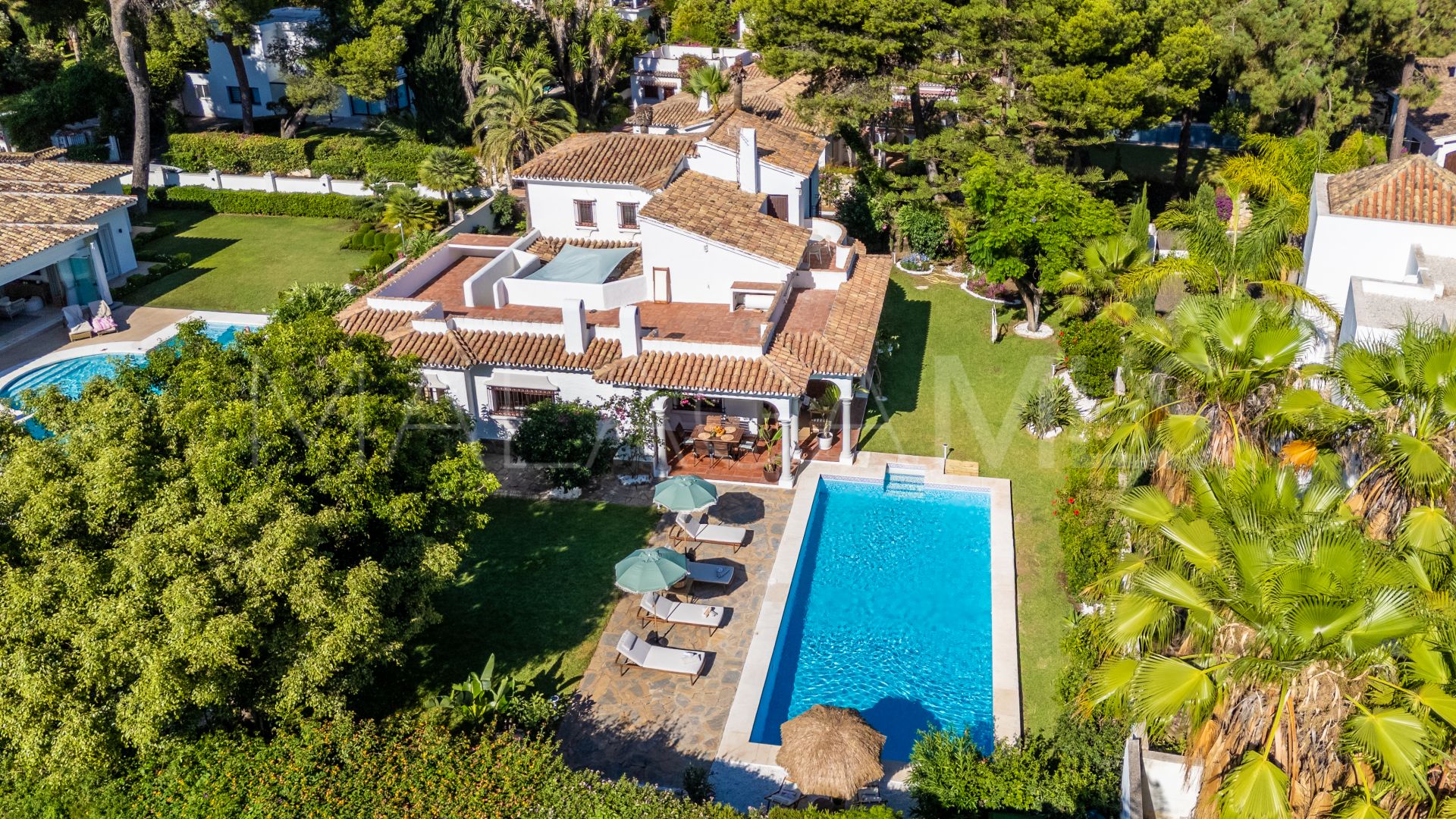 Villa for sale in El Paraiso Playa
