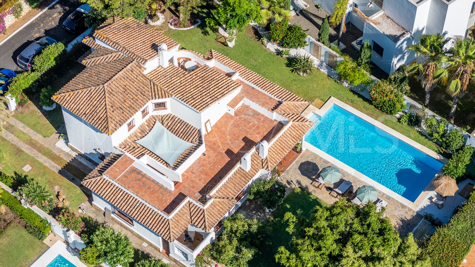 Villa for sale in El Paraiso Playa