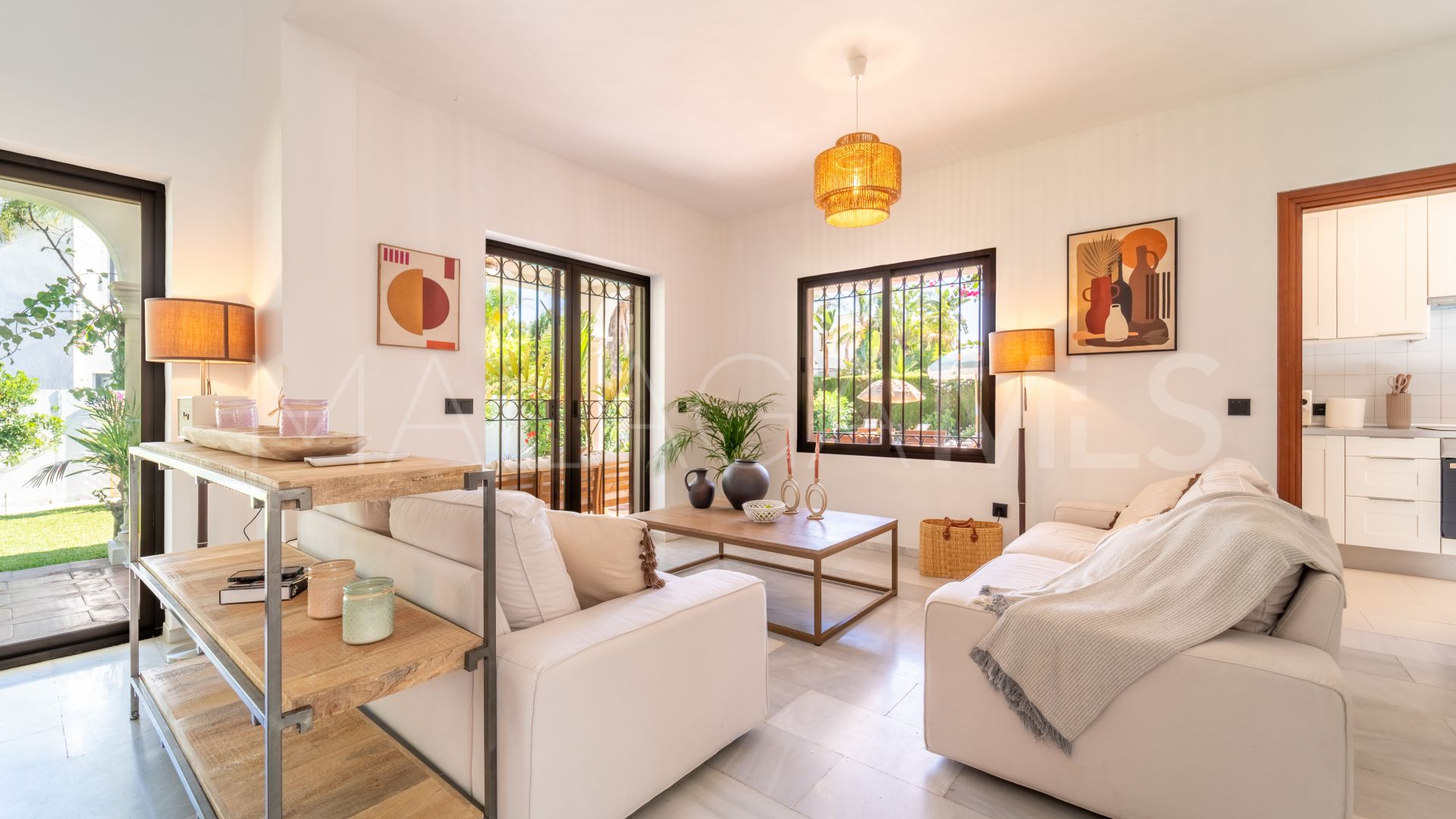 Villa for sale in El Paraiso Playa