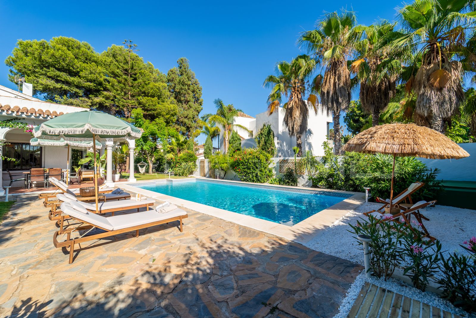 Villa for sale in El Paraiso Playa