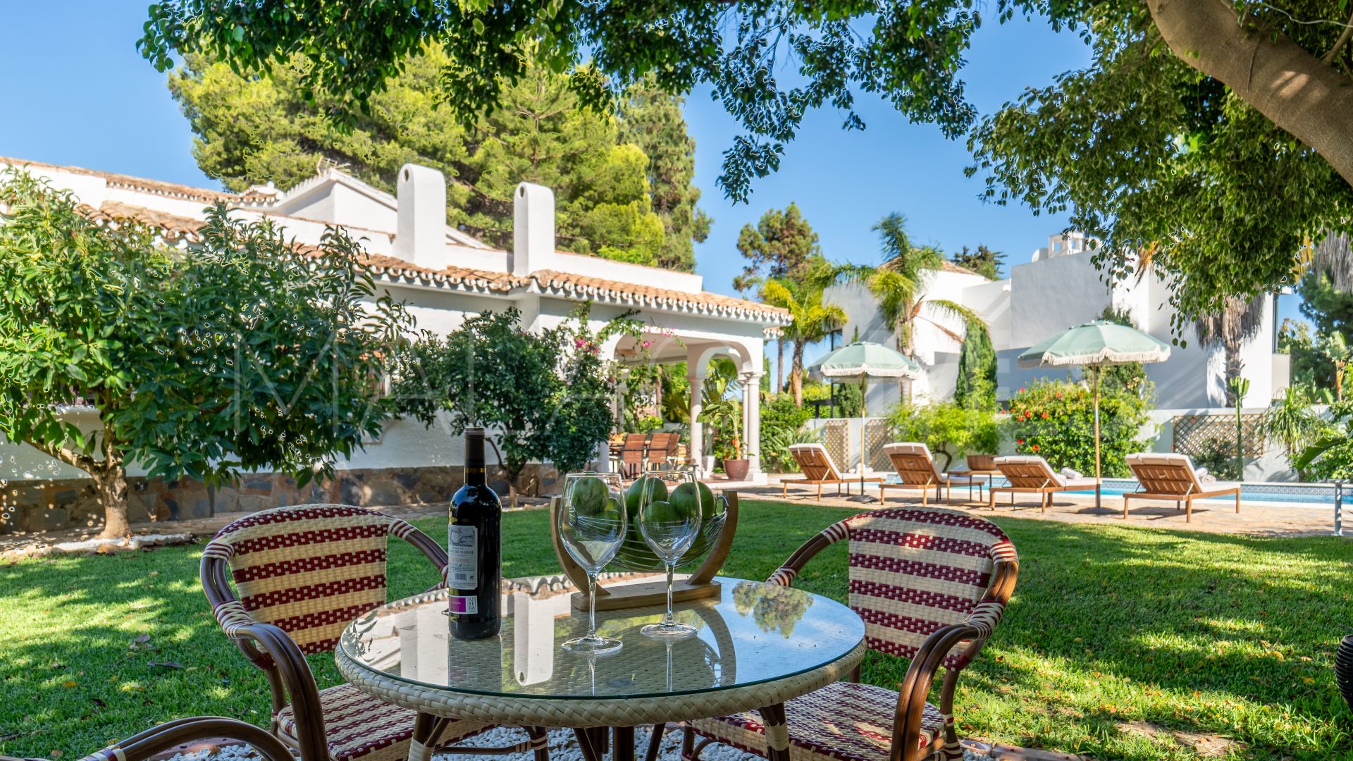 Villa for sale in El Paraiso Playa
